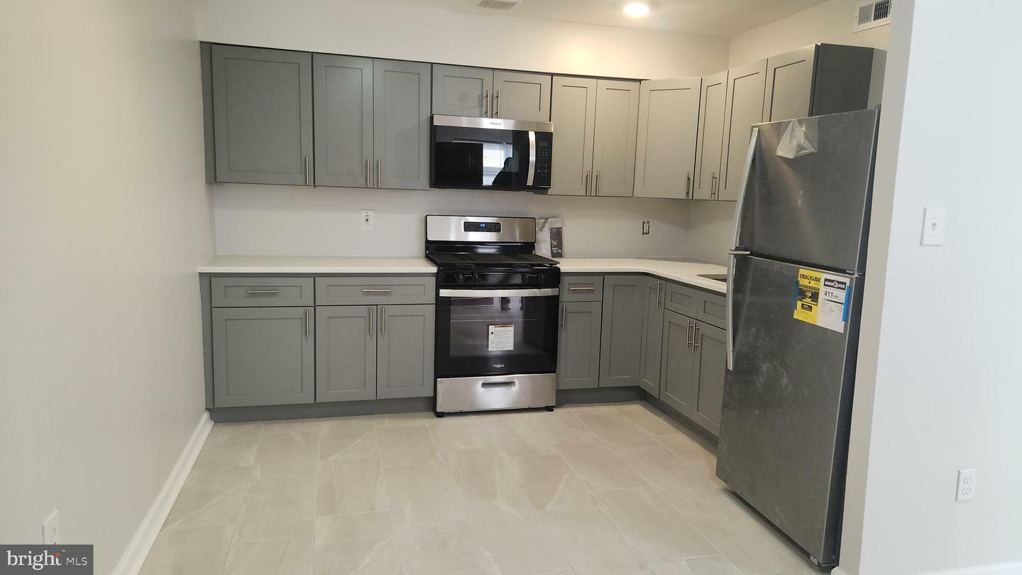 Property Photo: 7028 Lark Place PA 19153