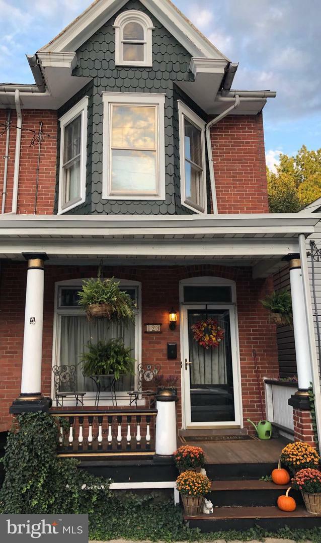 123 S Cedar Street  Lititz PA 17543 photo