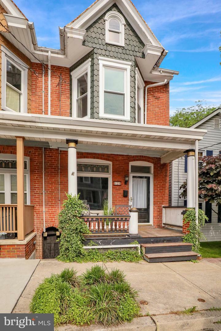 Property Photo: 123 S Cedar Street PA 17543