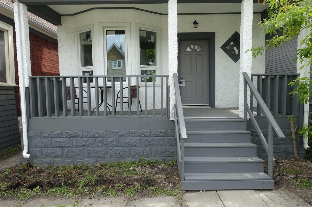 Property Photo: 324 Morley Avenue MB R3L 0Y5