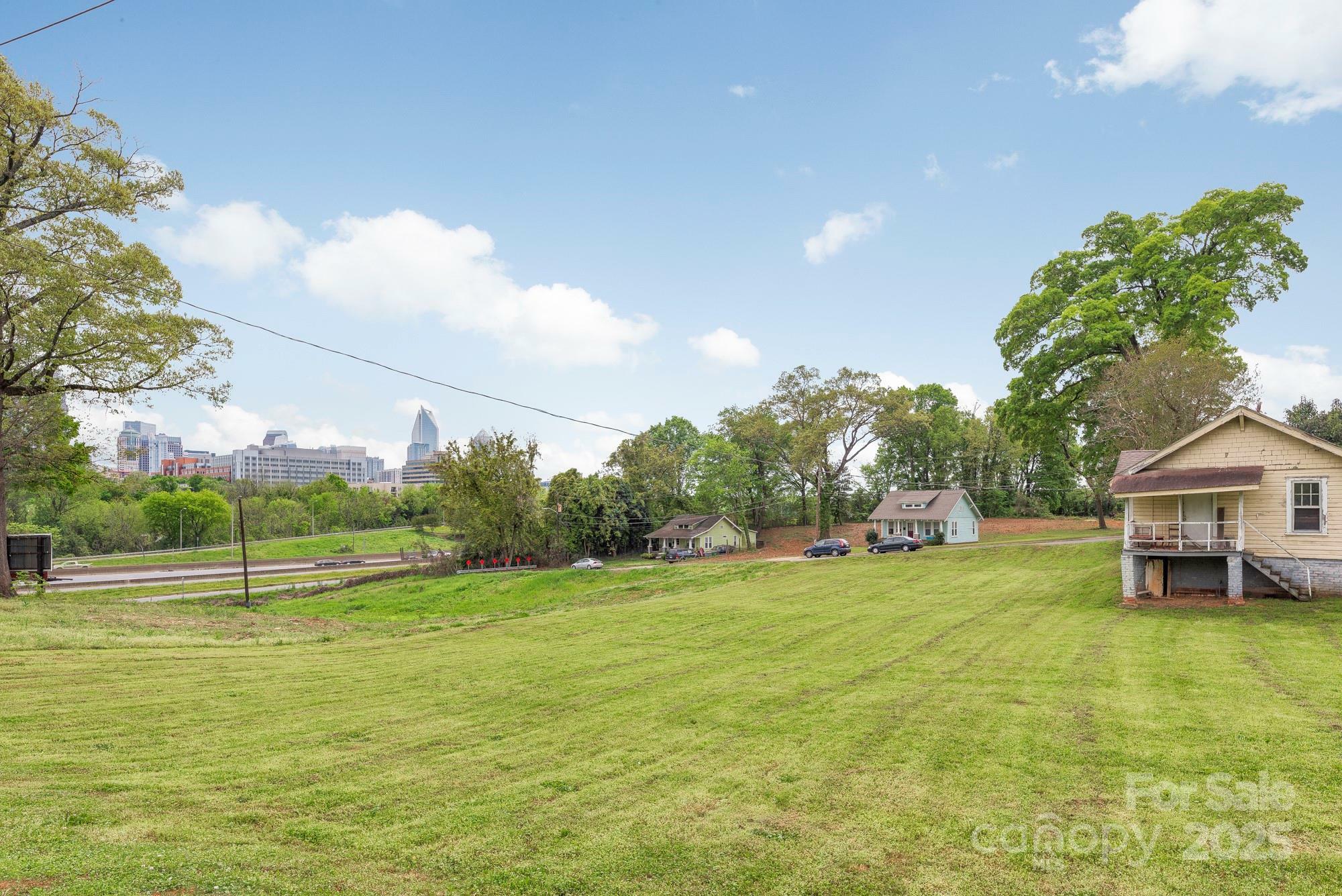 1326 W 6th Street  Charlotte NC 28216 photo