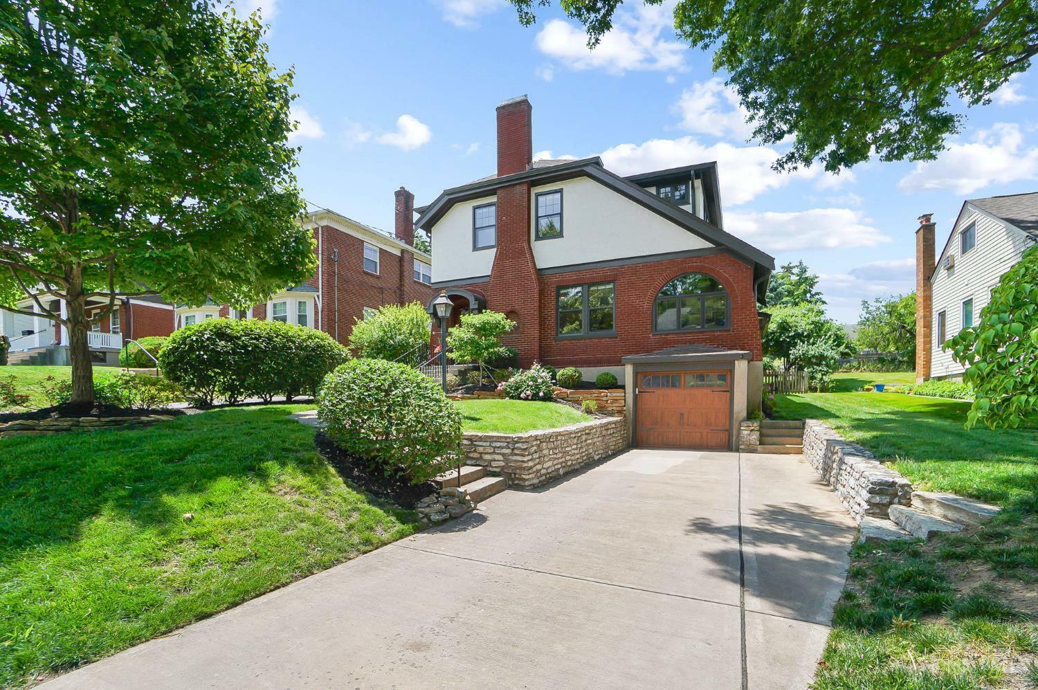 Property Photo: 915 Ellison Avenue OH 45226