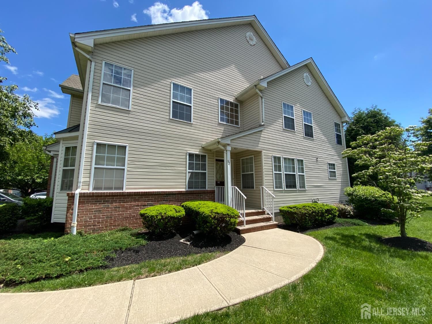 Property Photo:  92 Amy Drive  NJ 08902 