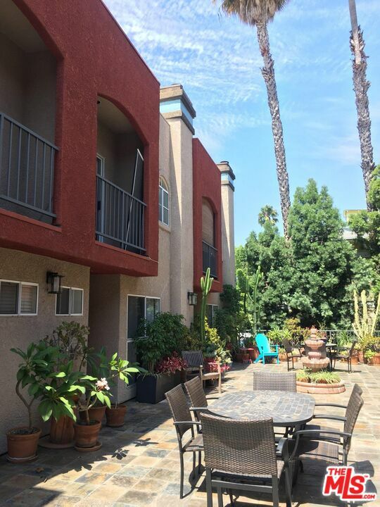 Property Photo: 1957 N Bronson Ave CA 90068