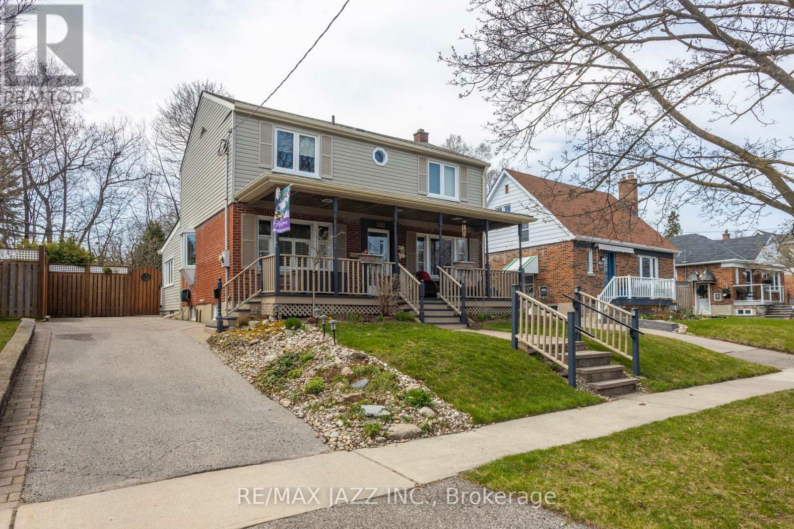 Property Photo: 824 Masson Street ON L1G 5A9