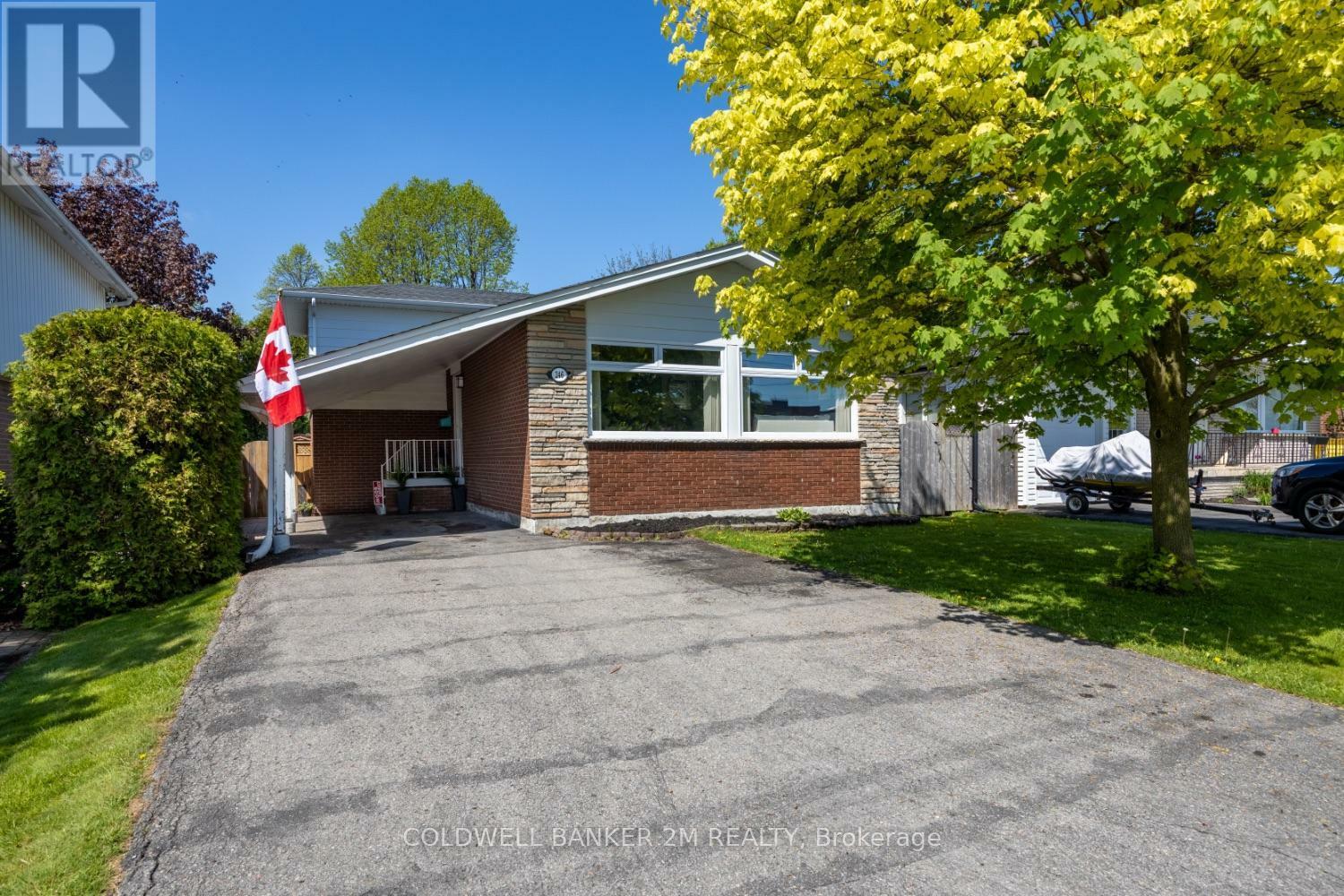 Photo de la propriété: 246 Harmony Road North ON L1G 6L5