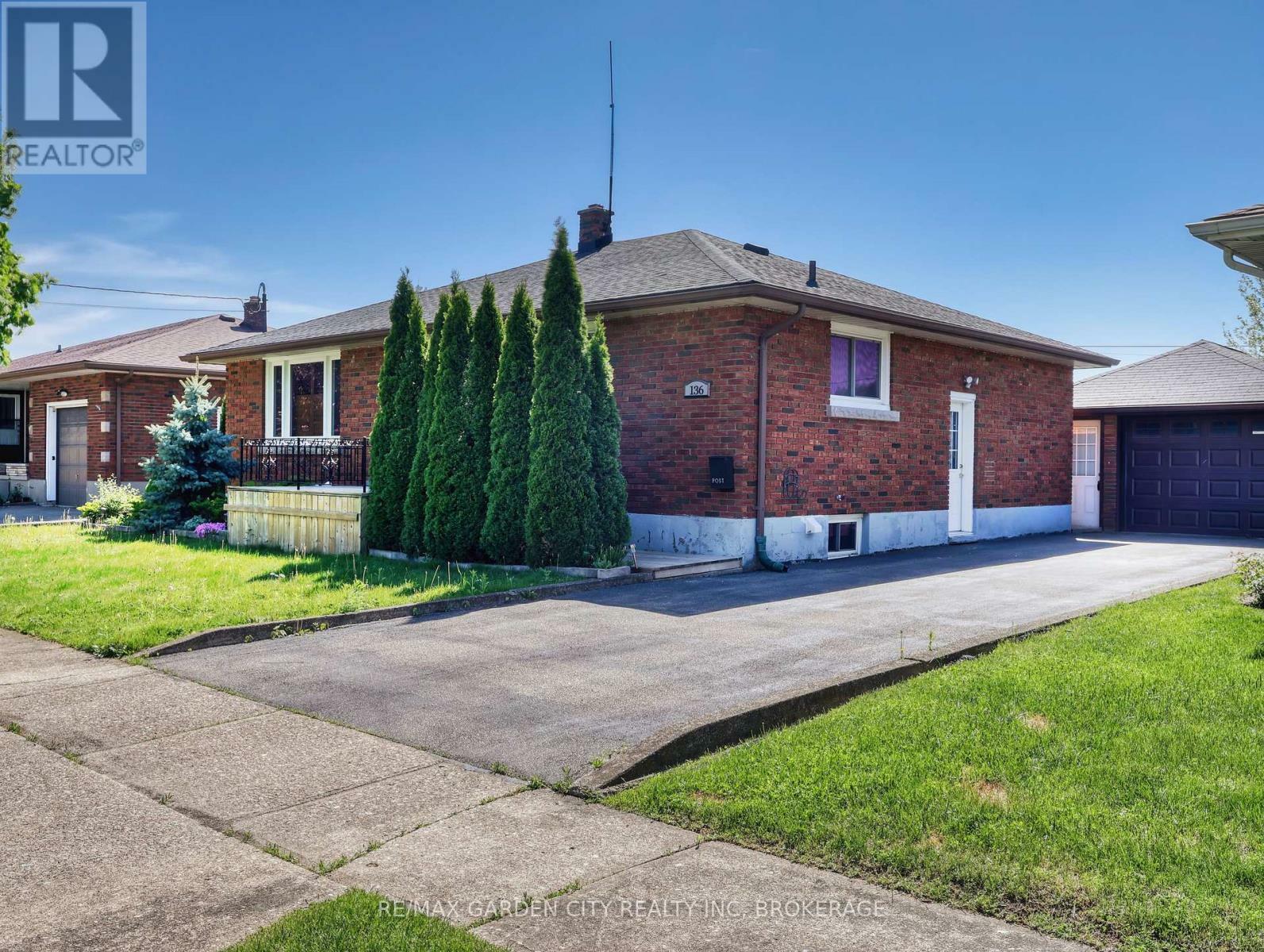 Property Photo: 136 Classic Avenue ON L3B 1P7