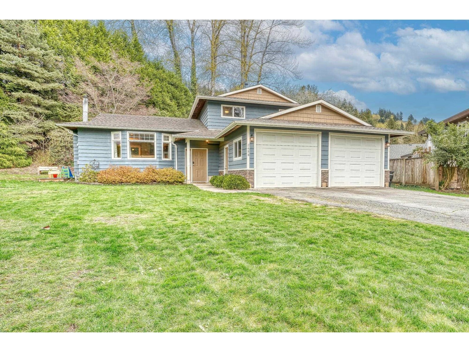 Photo de la propriété: 2488 Cameron BC V3G 2A9