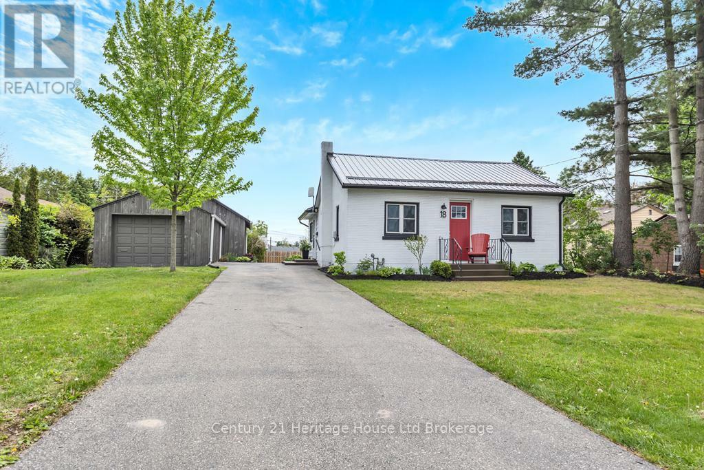 Photo de la propriété: 18 Ontario Street ON N4G 2V4