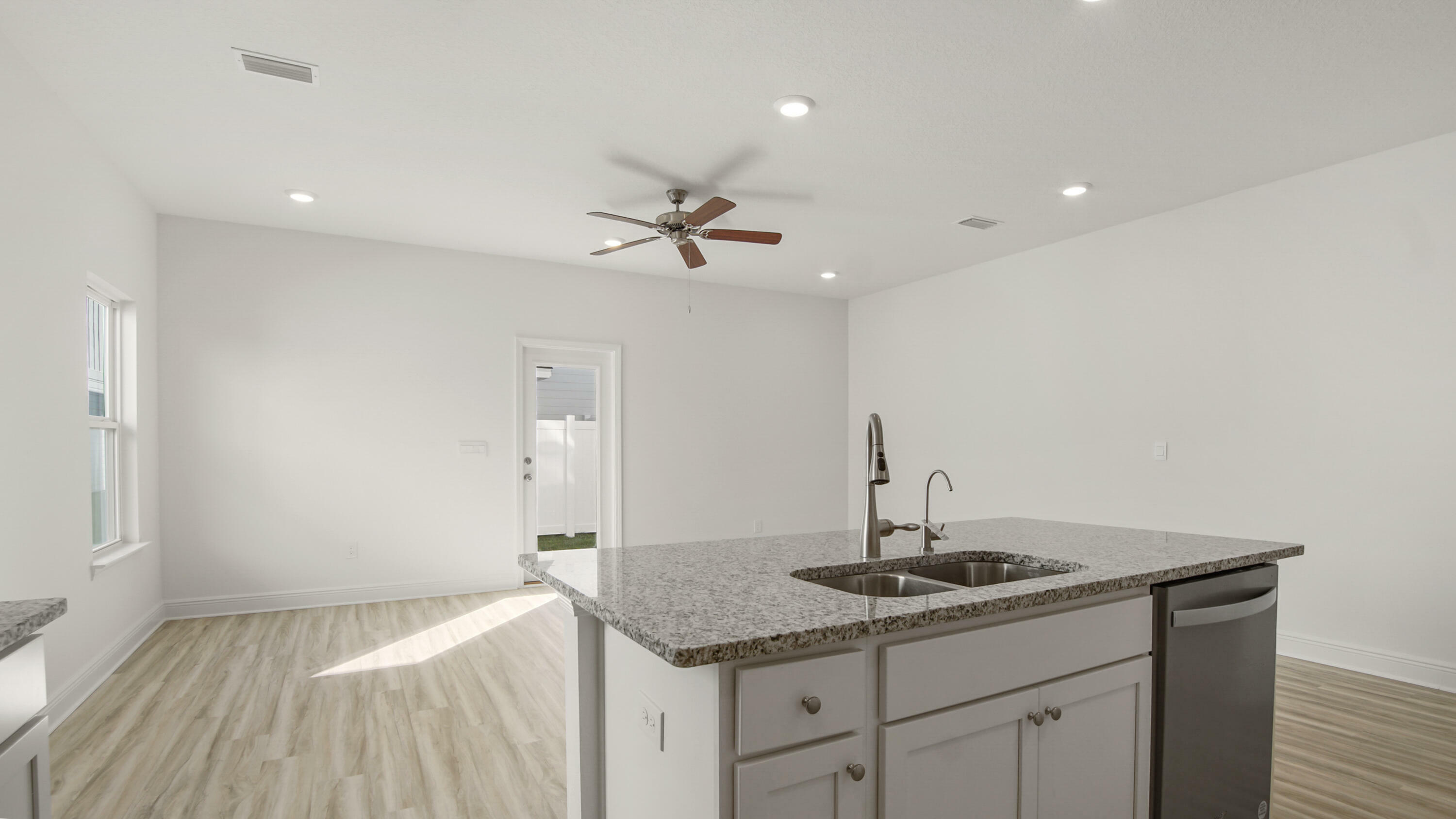 Property Photo: 84 Hawk Street FL 32459