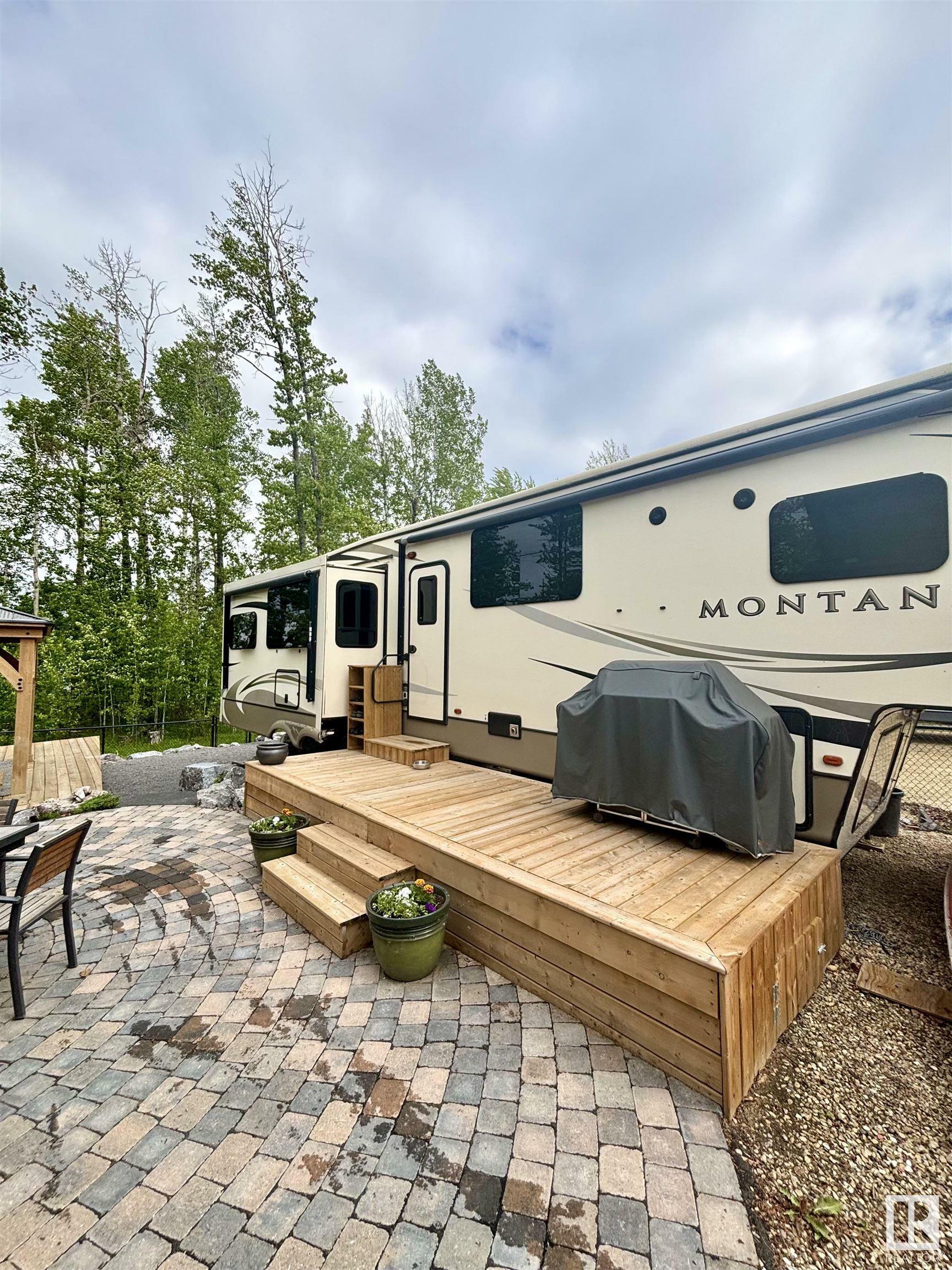Property Photo: 53509 Rge Road 60 222 AB T7Y 0B5