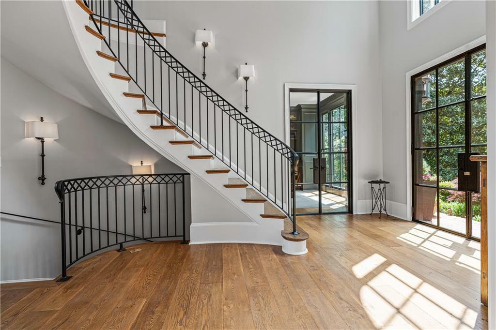 Property Photo: 6515 Ashbourne Court GA 30024