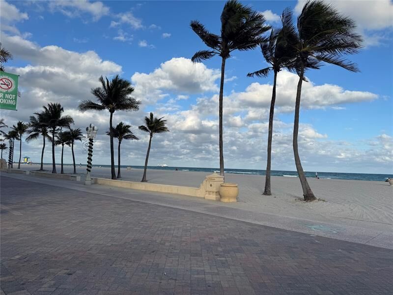 Property Photo: 323 Monroe St 4 FL 33019