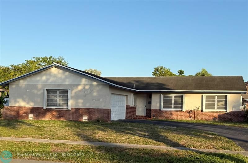 Property Photo: 1501 SW 55th Ave FL 33317