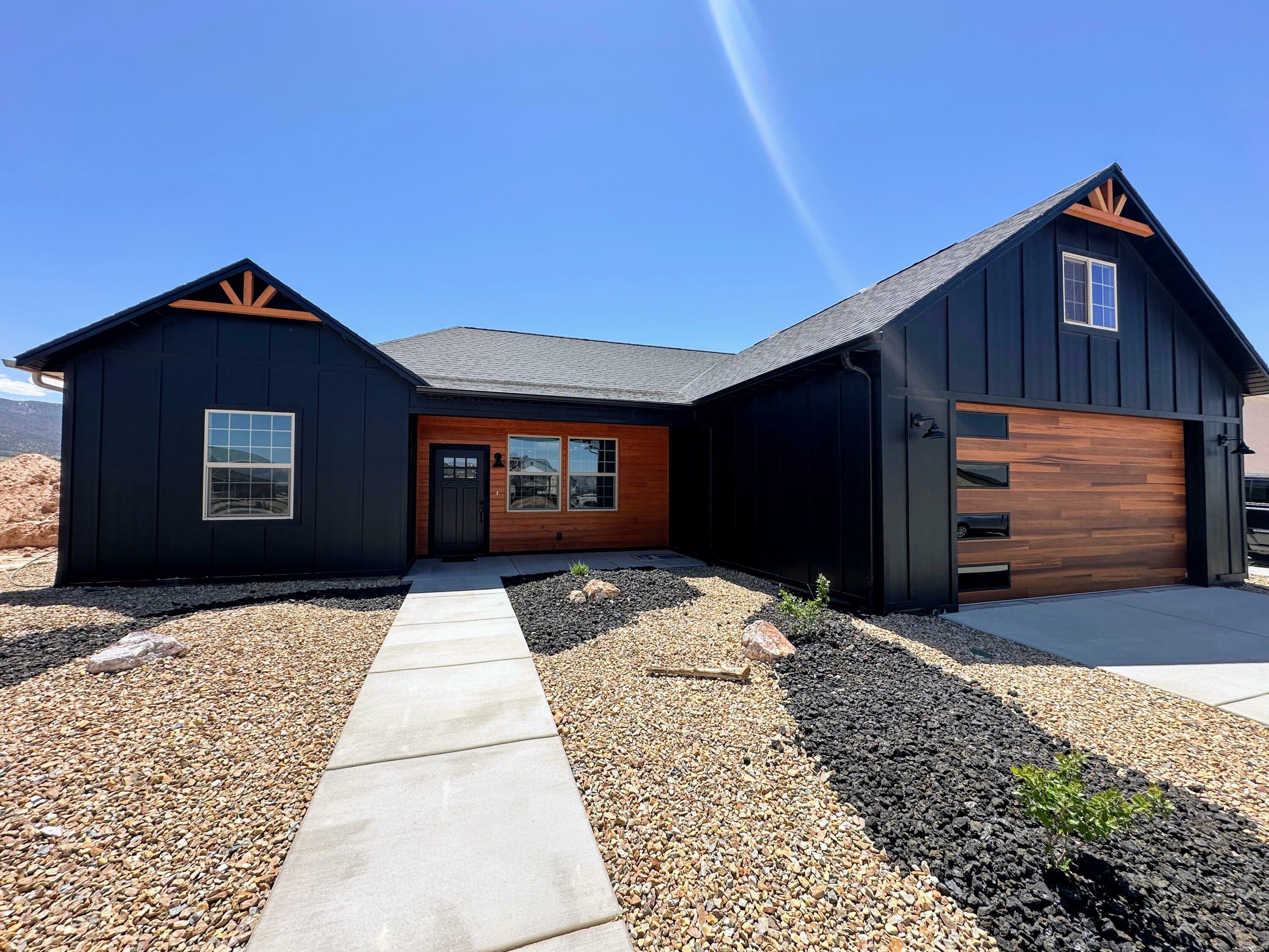 Property Photo:  932 E Winchester Drive  UT 84721 