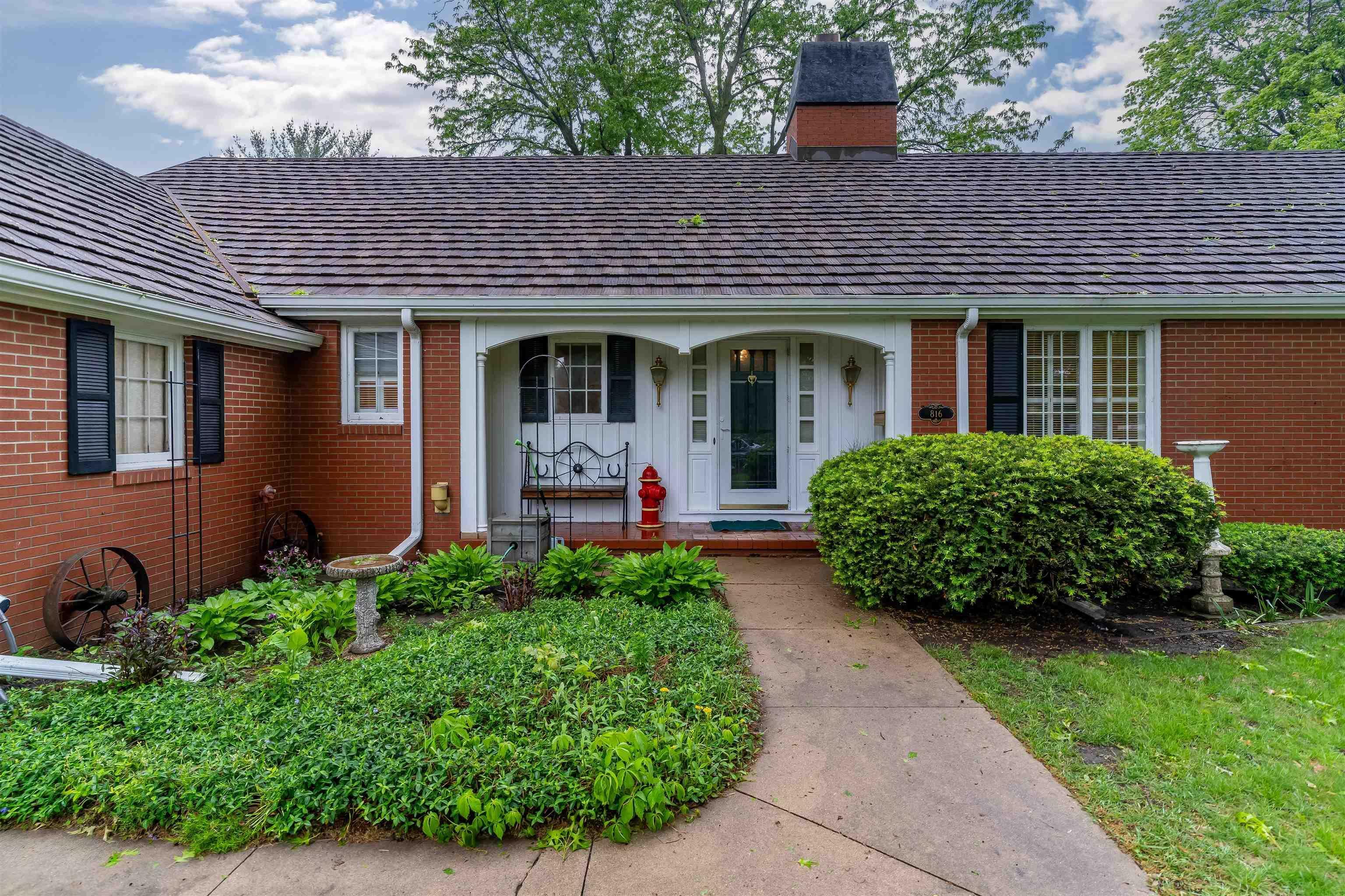 Property Photo: 816 Sunrise Boulevard IA 50701