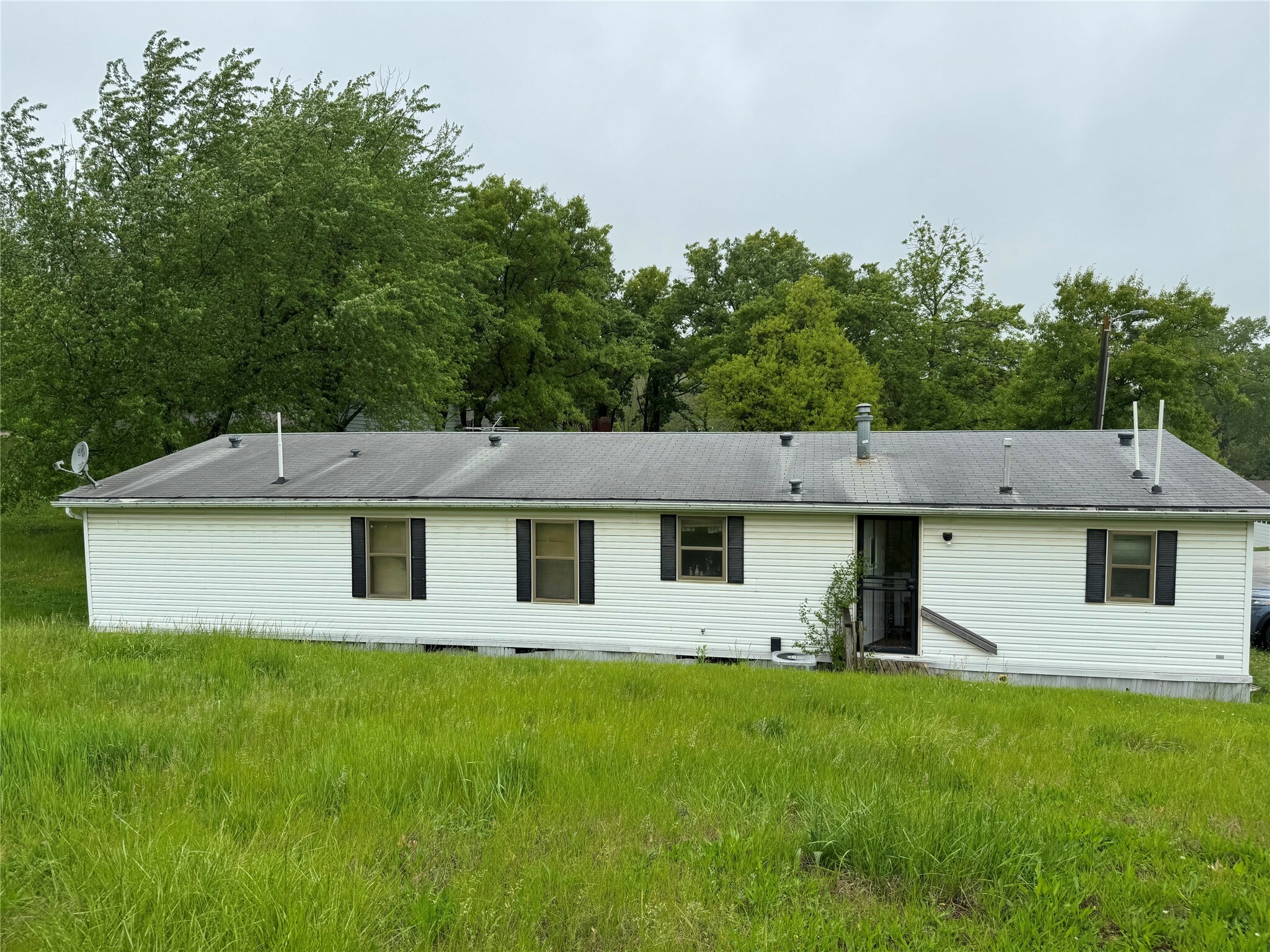 Property Photo: 8471 Lakeshore Drive IA 50070