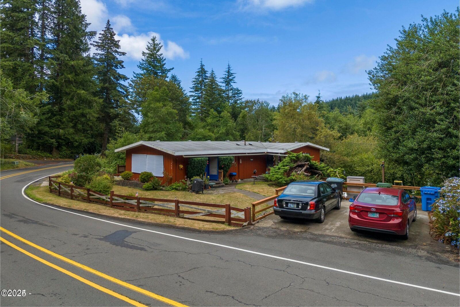 Property Photo: 542-546 NW Skyline Drive OR 97391