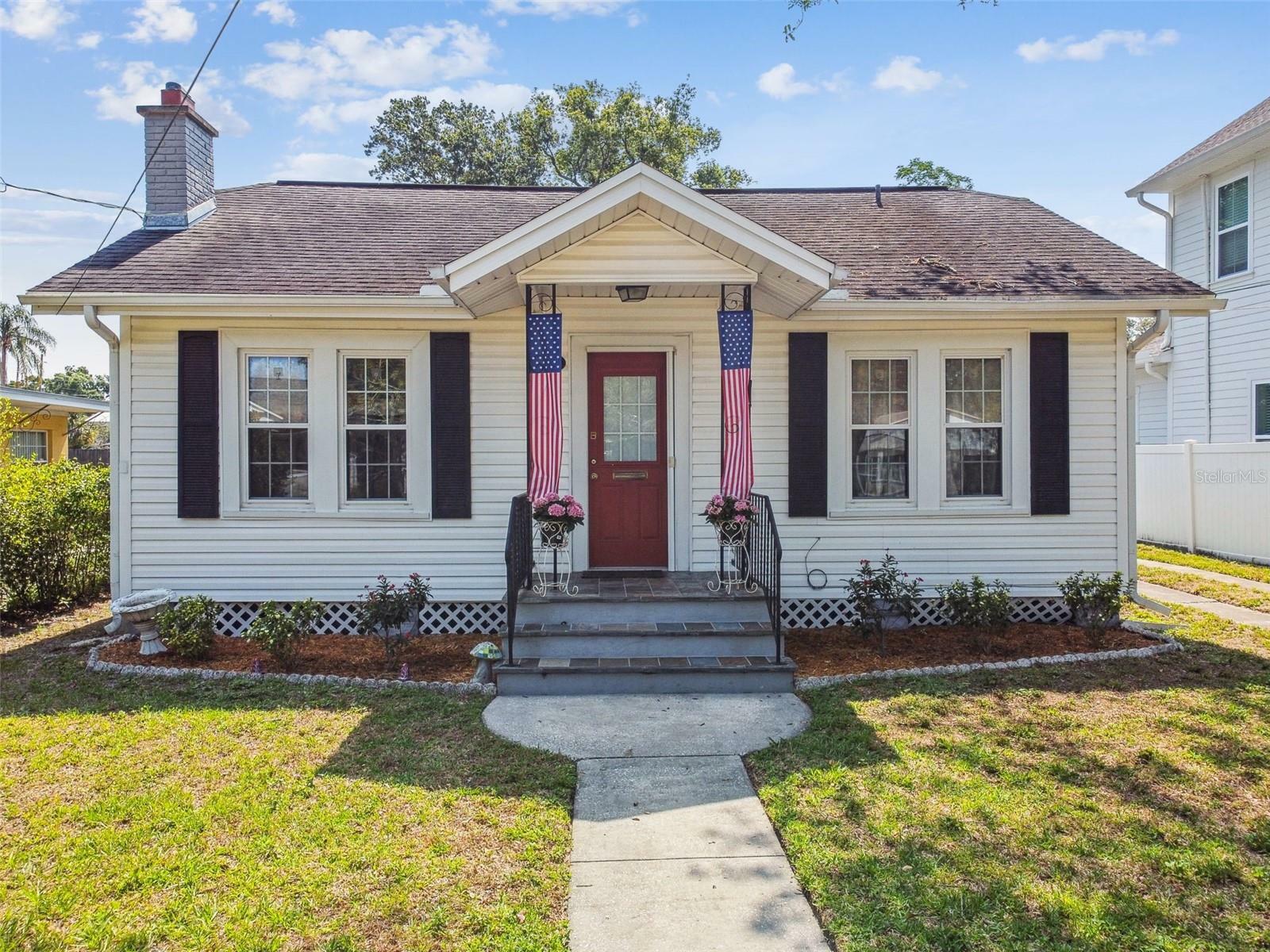 Property Photo: 2505 Amherst Avenue FL 32804