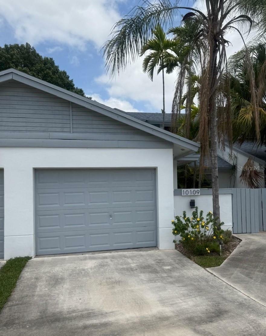 Property Photo: 10109 NW 52nd Terrace FL 33178
