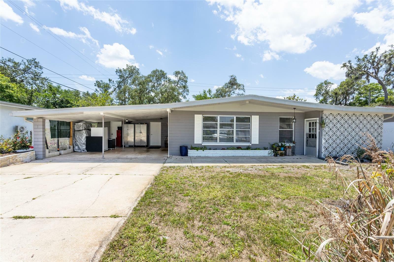 Property Photo: 1284 Vanderbilt Drive FL 32174