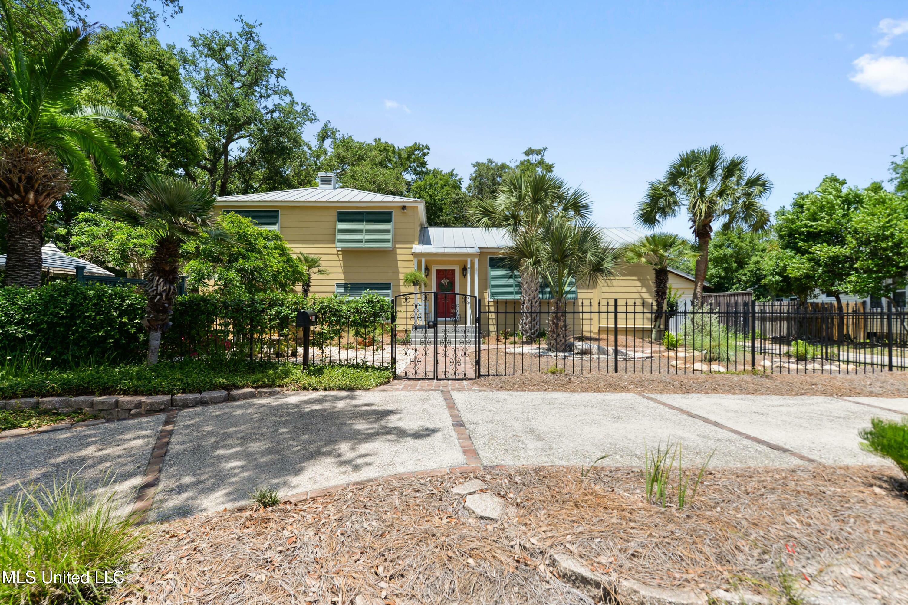 Property Photo: 1338 Father Ryan Avenue MS 39530