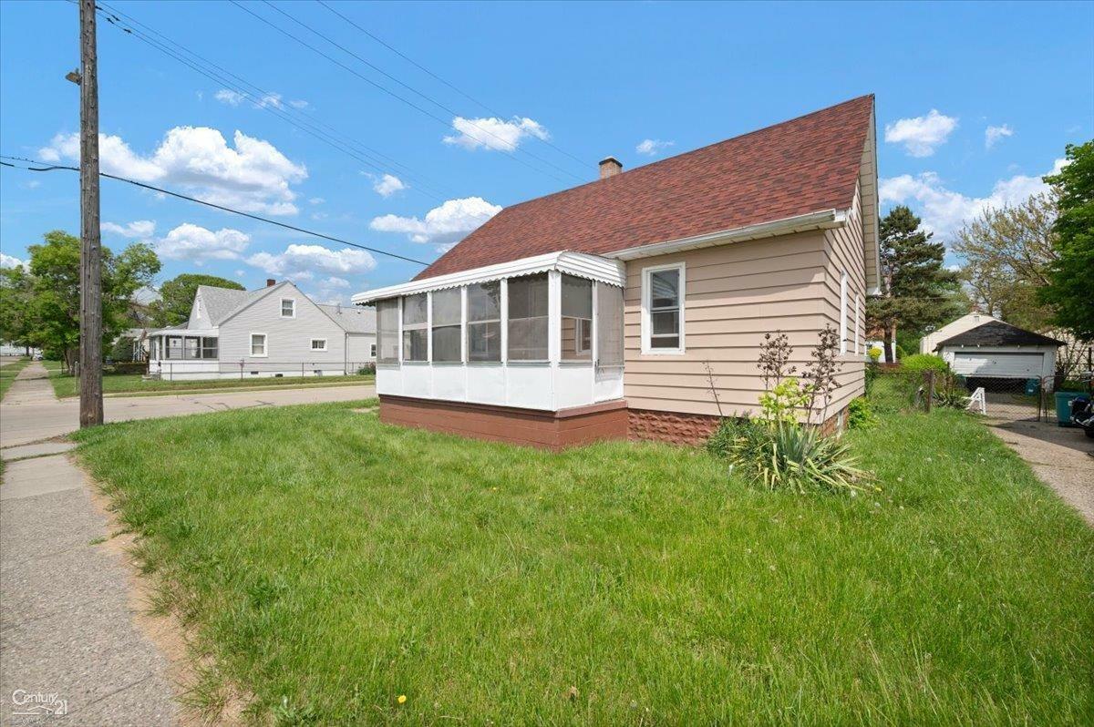 Property Photo: 7003 Paige Avenue MI 48091-2649