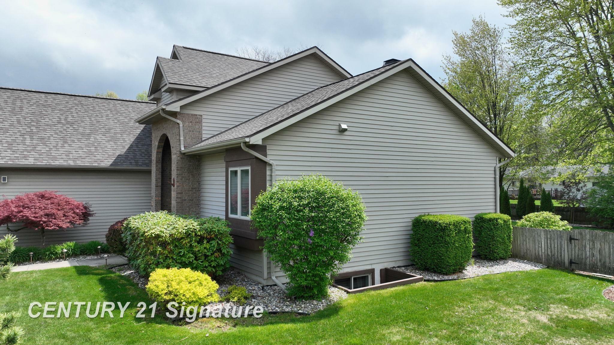 Property Photo: 512 Stillmeadow Lane MI 48642