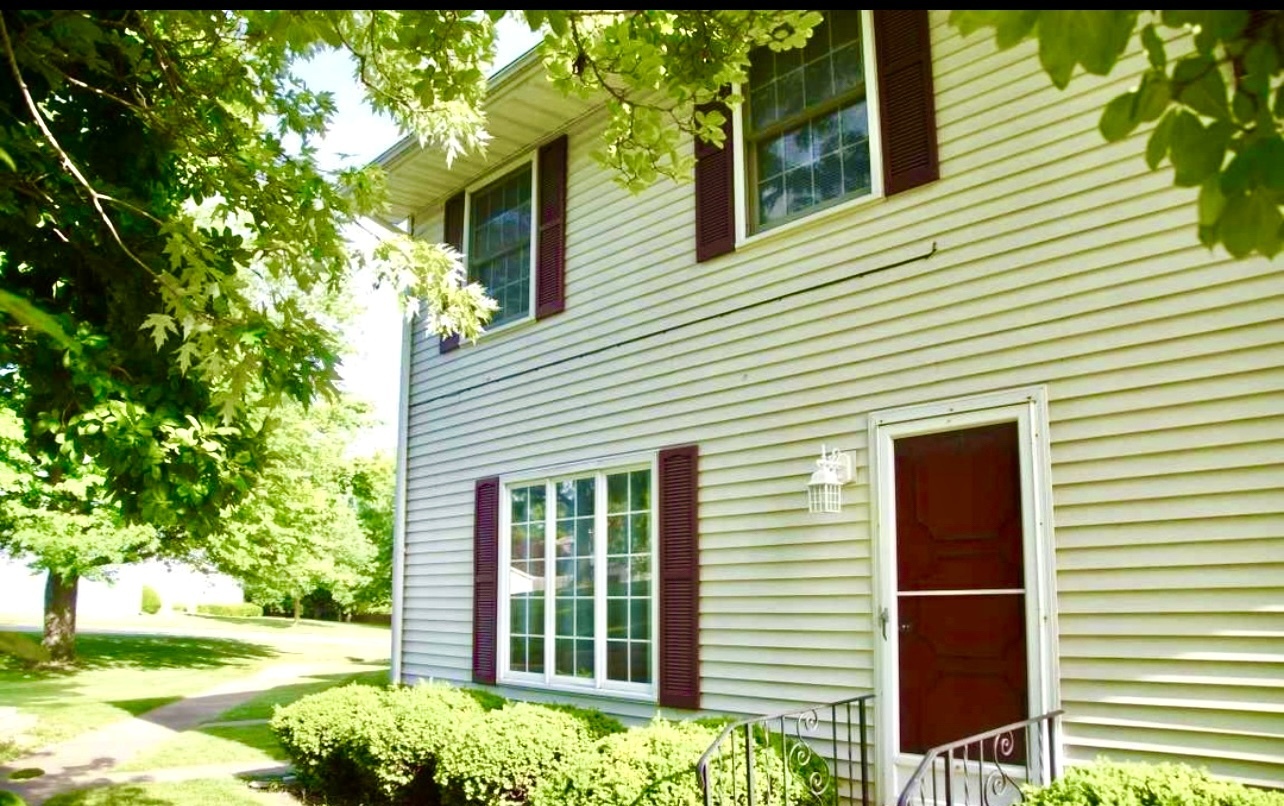 4327 W Tara Circle  Peoria IL 61615 photo