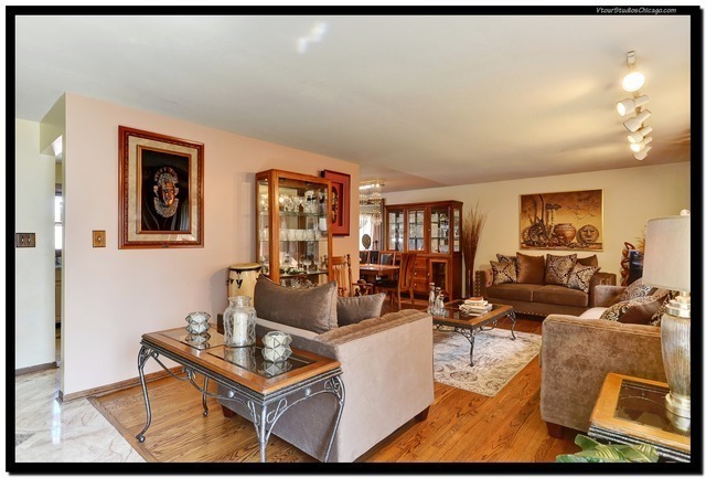 Property Photo: 510 W Millns Court IL 60101