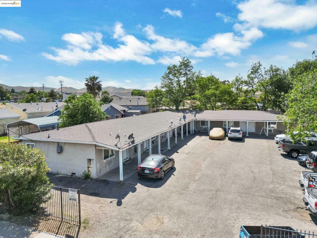 Property Photo: 41 Solano Ave CA 94565