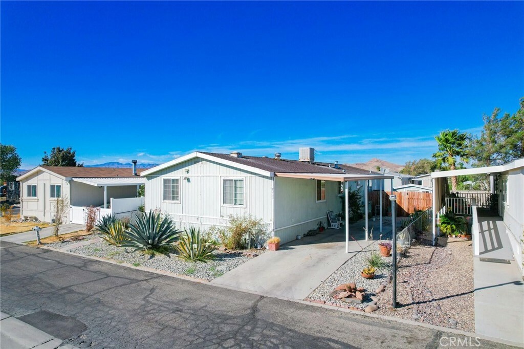 Property Photo:  2117 Windflower Dr 108  CA 93560 