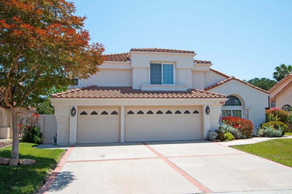 Property Photo: 344 Via Del Astro CA 92057