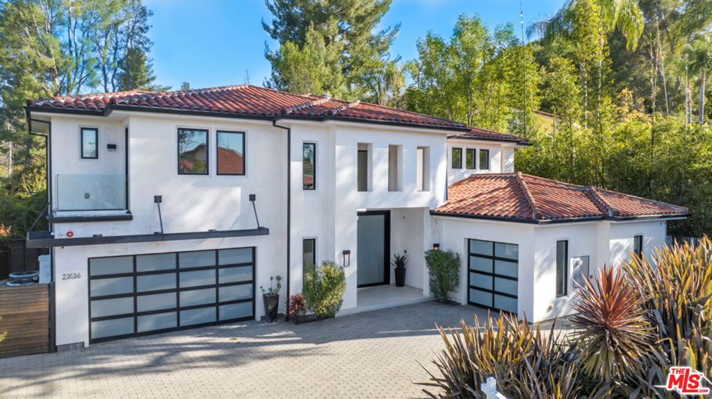 Property Photo:  23136 Park Contessa  CA 91302 