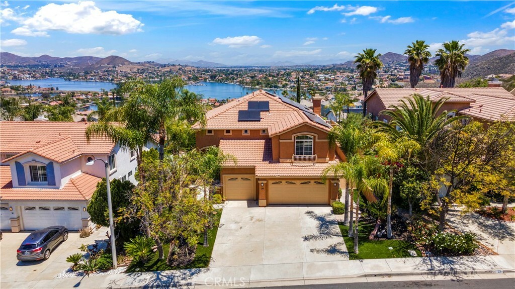 Property Photo: 29 Villa Valtelena CA 92532