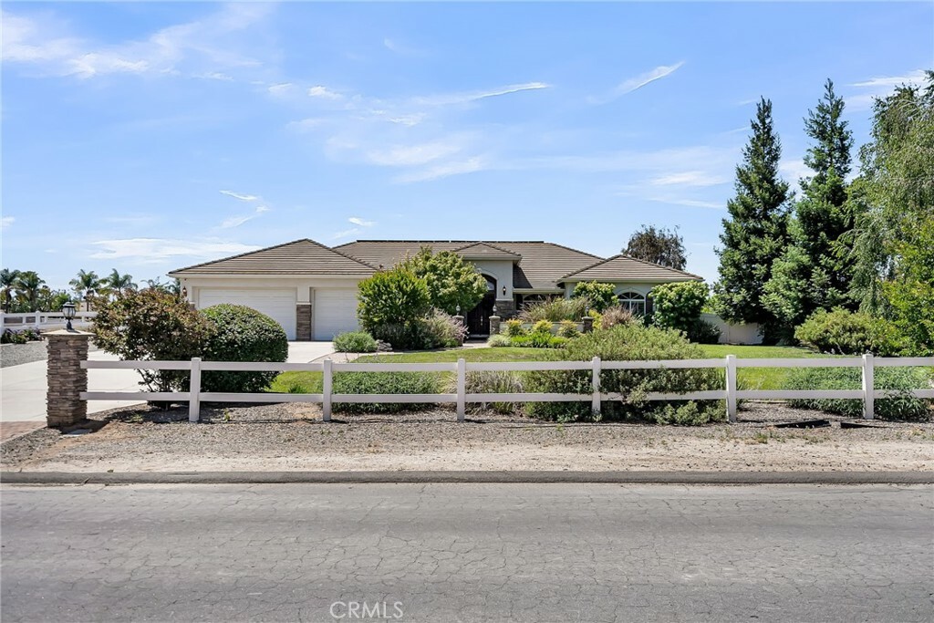Property Photo: 18097 Roberts Road CA 92508