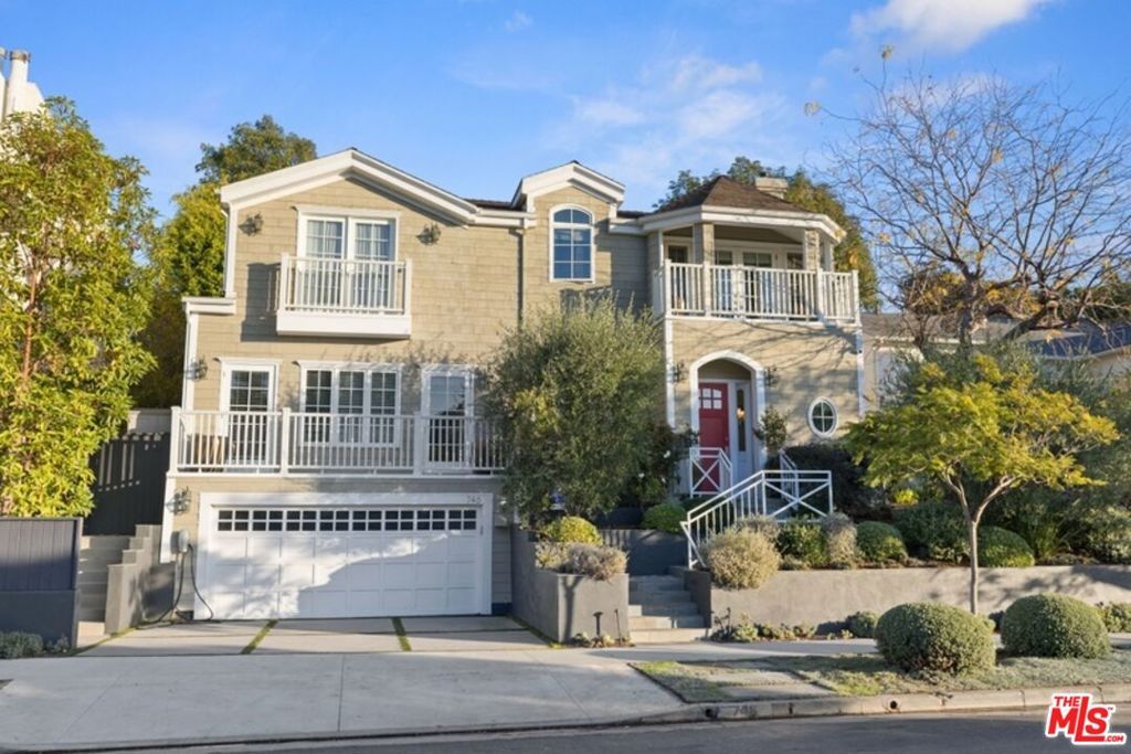 Property Photo:  748 Muskingum Avenue  CA 90272 