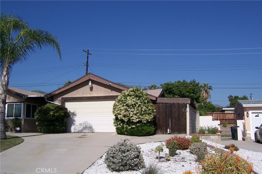 Property Photo: 5493 Elm Avenue CA 92404