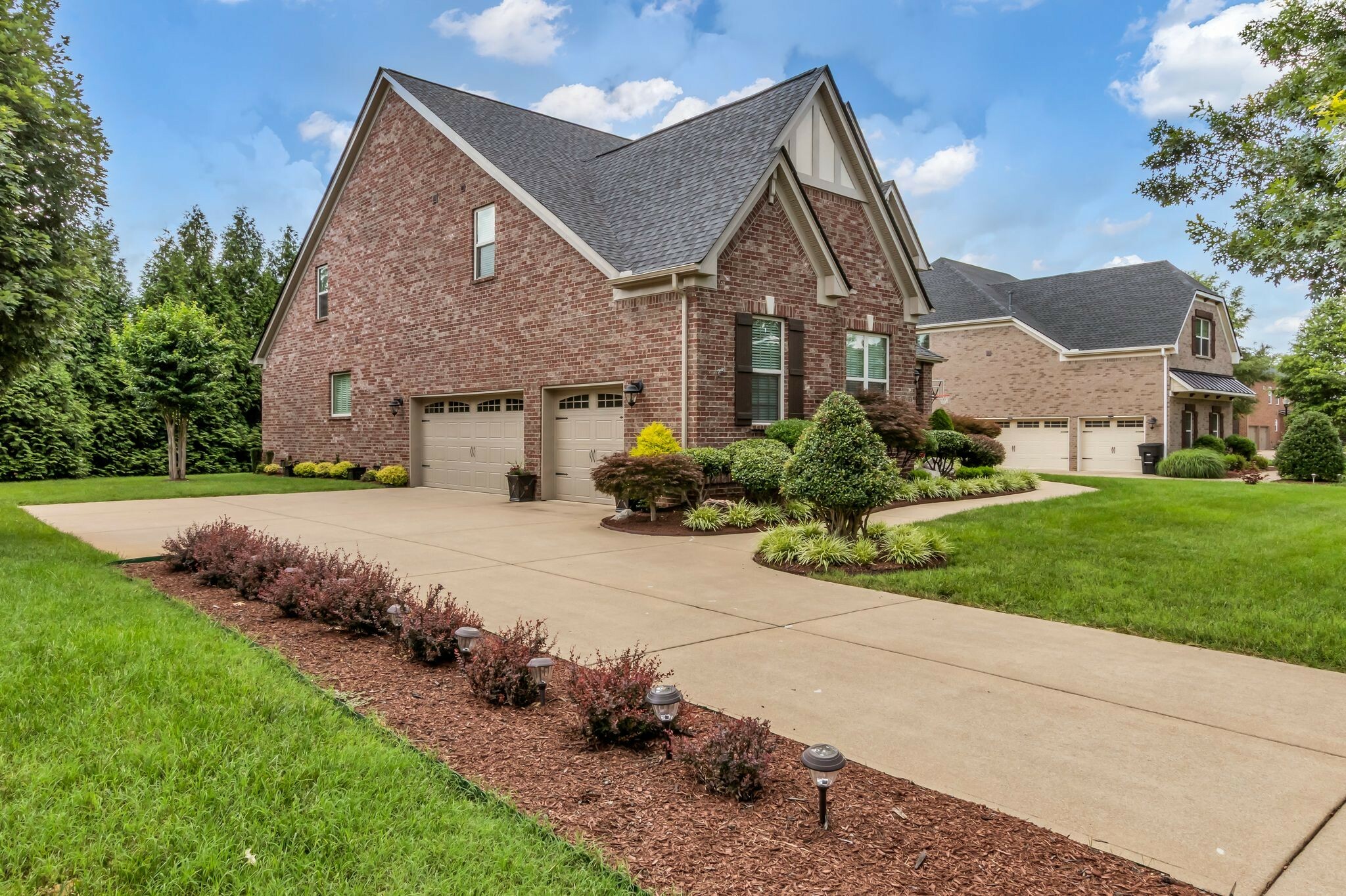 Property Photo: 1812 Fairhaven Ln TN 37128