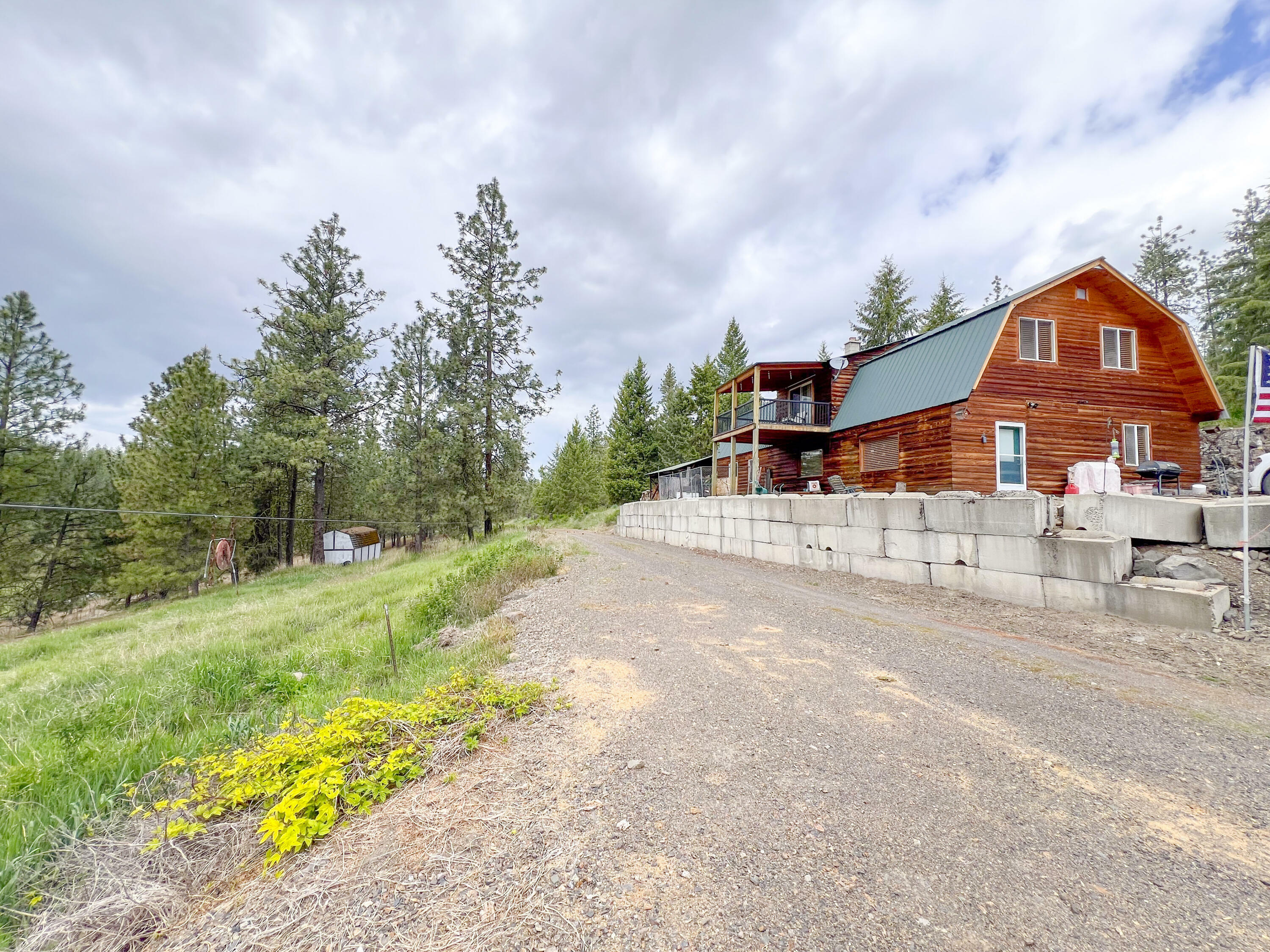 Property Photo: 2010 Clemons Rd WA 99167