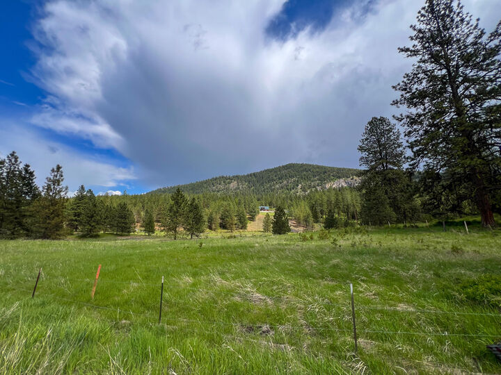 Property Photo: 2010 Clemons Rd WA 99167
