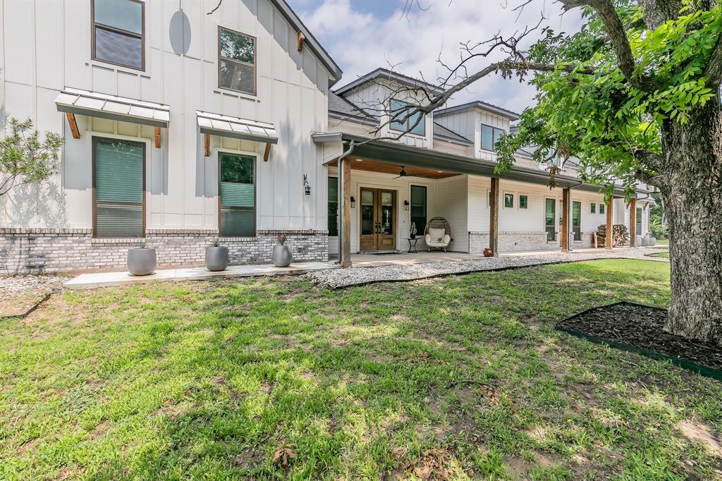 Property Photo: 101 S Walnut Street TX 76262
