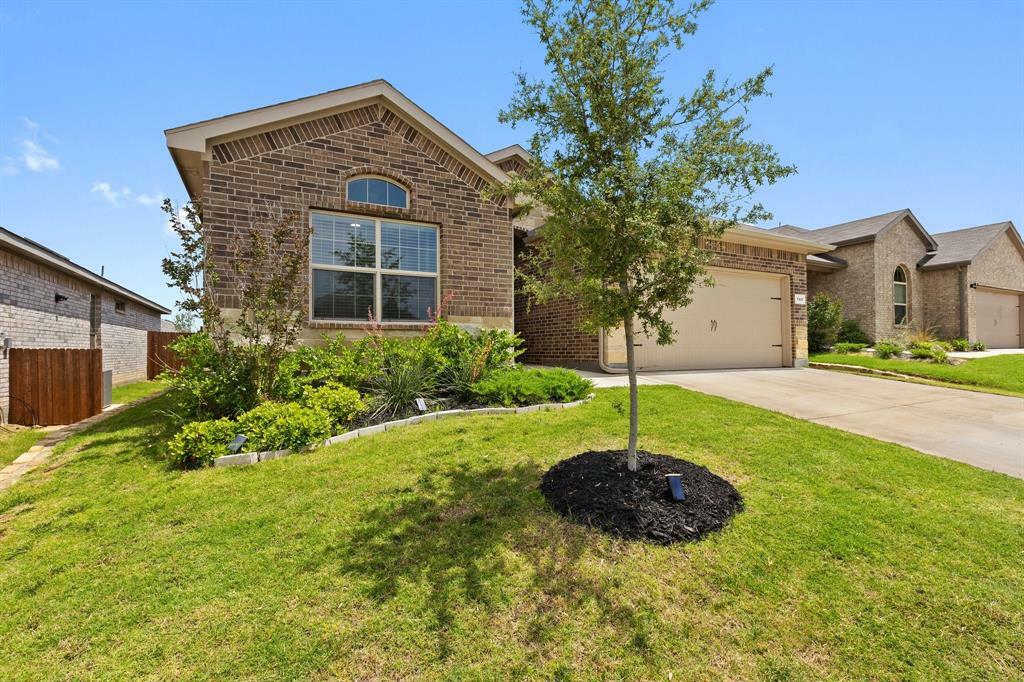 Property Photo: 140 Orchard Pines Place TX 76023