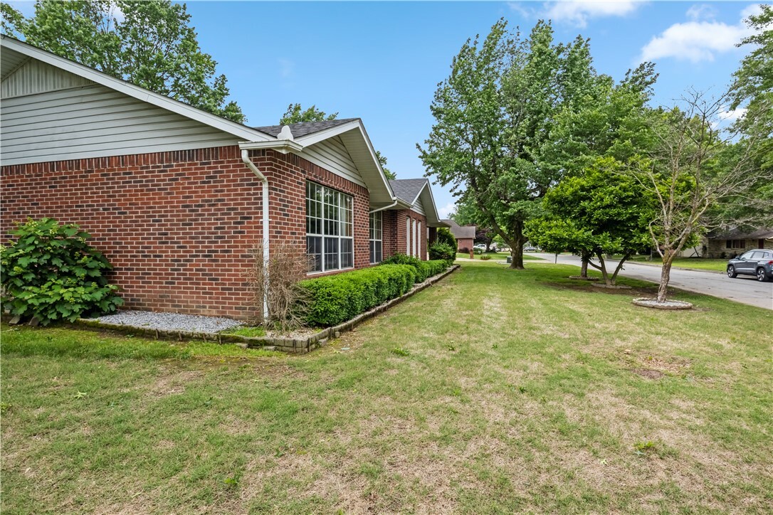 Property Photo: 21660 Seminole Court AR 72761