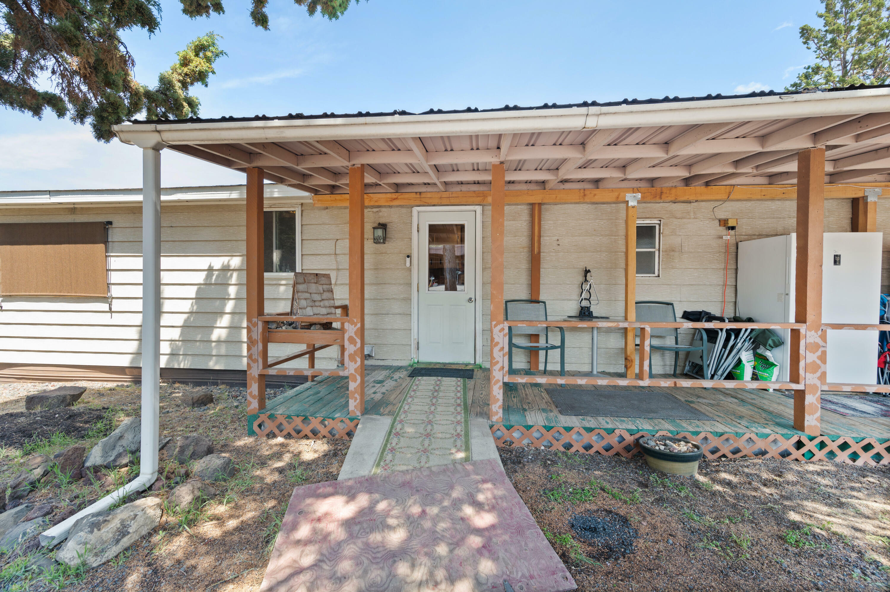 Property Photo: 791 SE Akins Drive OR 97754