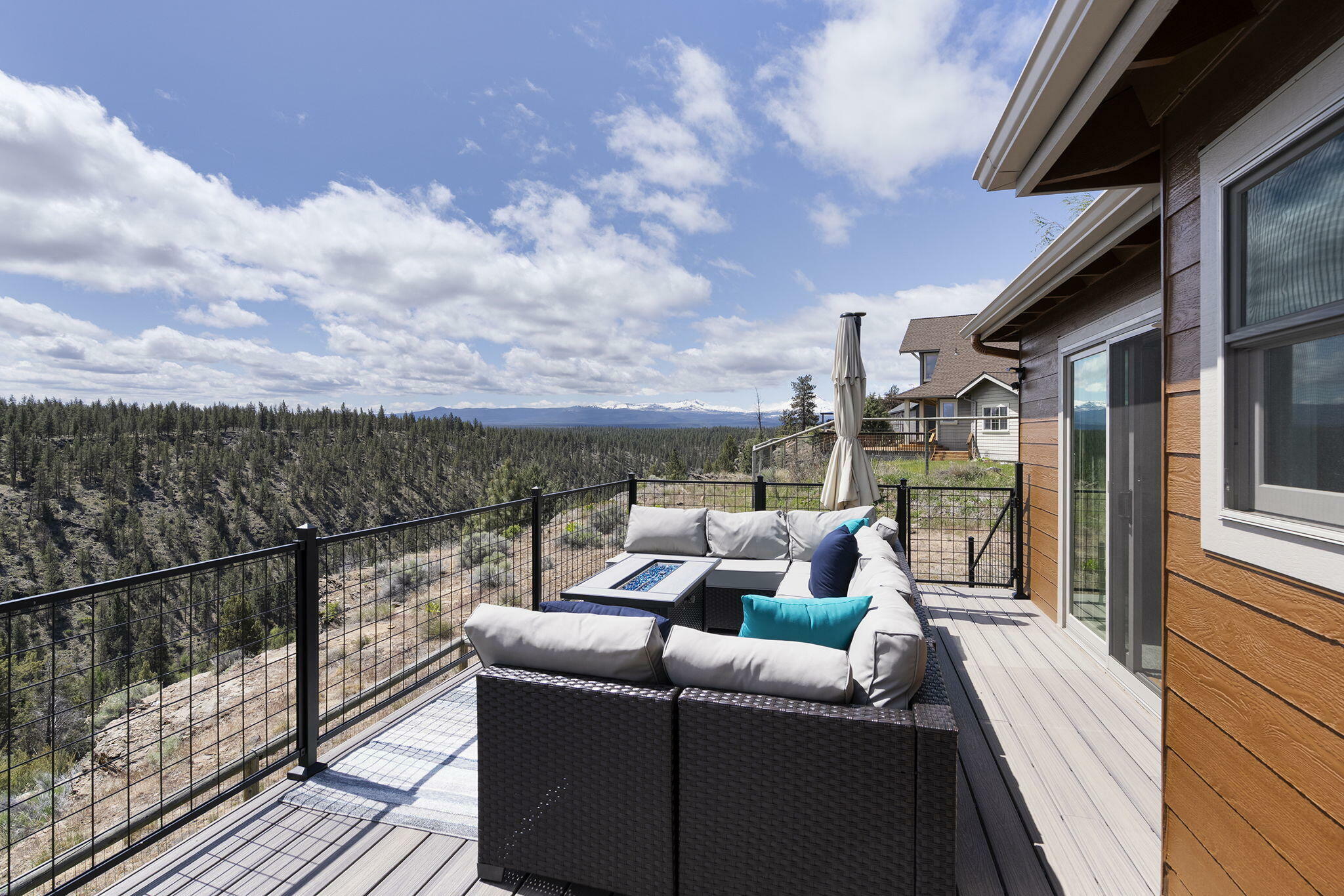 Property Photo: 17197 Mountain View Road OR 97759