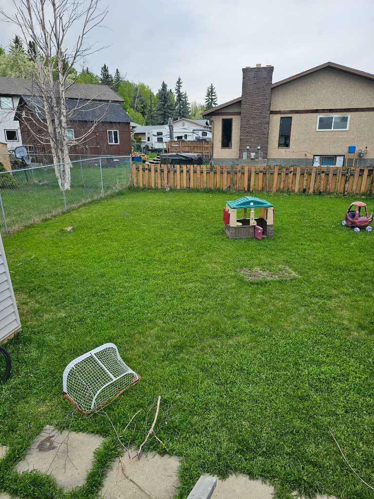 Property Photo:  5518 13 Avenue  AB T7E 1H7 