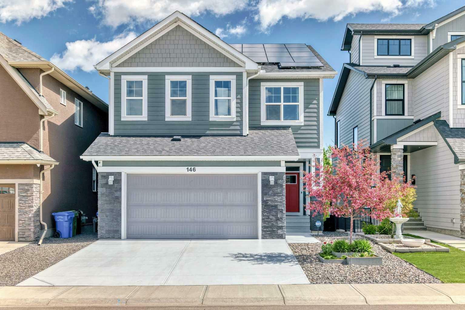Property Photo: 146 Cranbrook Park SE AB T3M 3C2