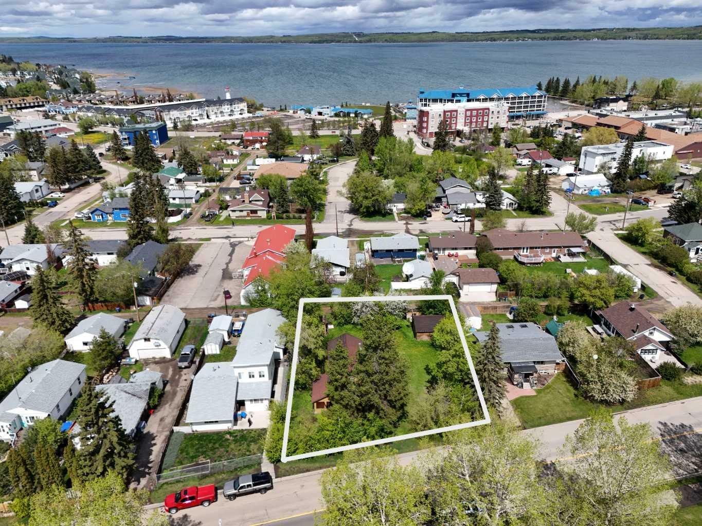Property Photo: 5116 50 Avenue AB T4S 1E6