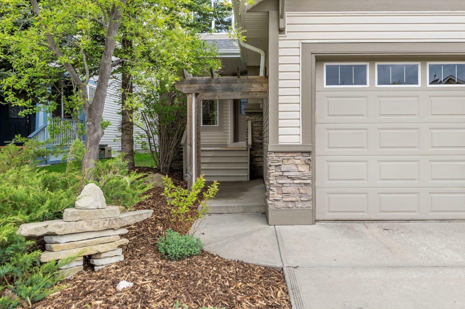 Property Photo:  431 Royal Oak Circle NW  AB T3G 4X8 